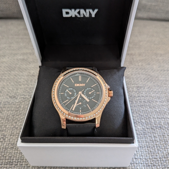 DKNY Rose Gold and Black Watch NWT And Box - Picture 1 of 8